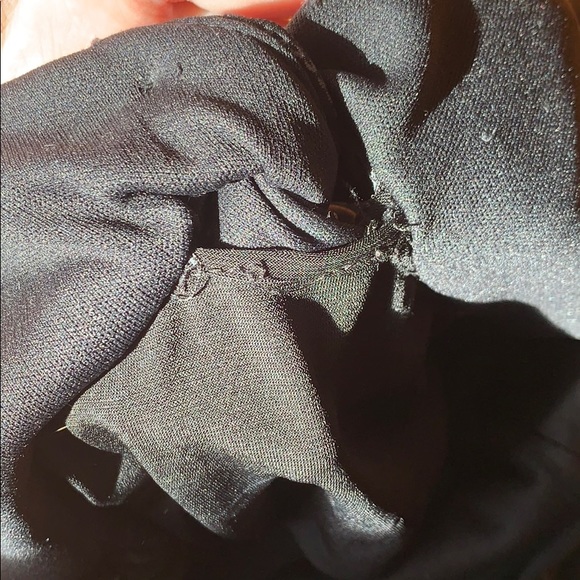 Black Bali Flattering Body Con Dress - Picture 8 of 9